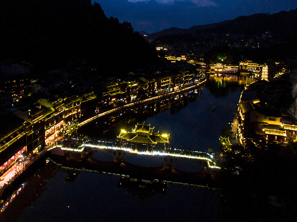 9.鳳凰風(fēng)、雪、雨、霧橋 配圖3.jpg